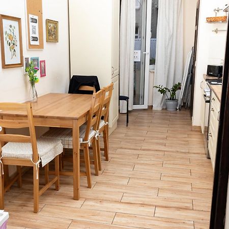 Homely 4 Bedroom Apartment - Old Town - By Upstairs Cracóvia Exterior foto
