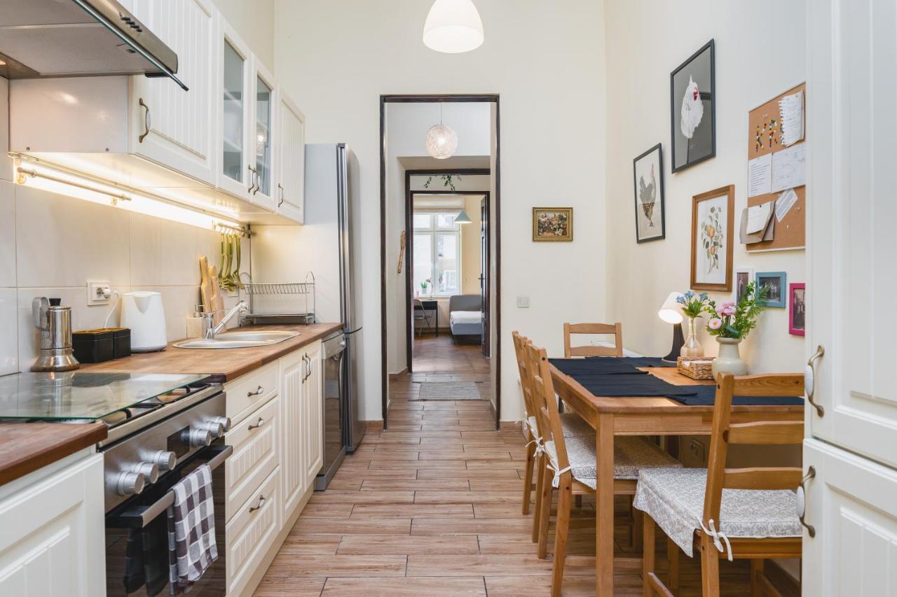 Homely 4 Bedroom Apartment - Old Town - By Upstairs Cracóvia Exterior foto