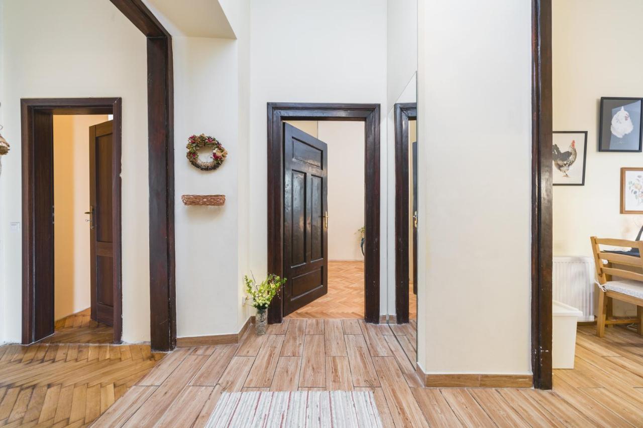 Homely 4 Bedroom Apartment - Old Town - By Upstairs Cracóvia Exterior foto